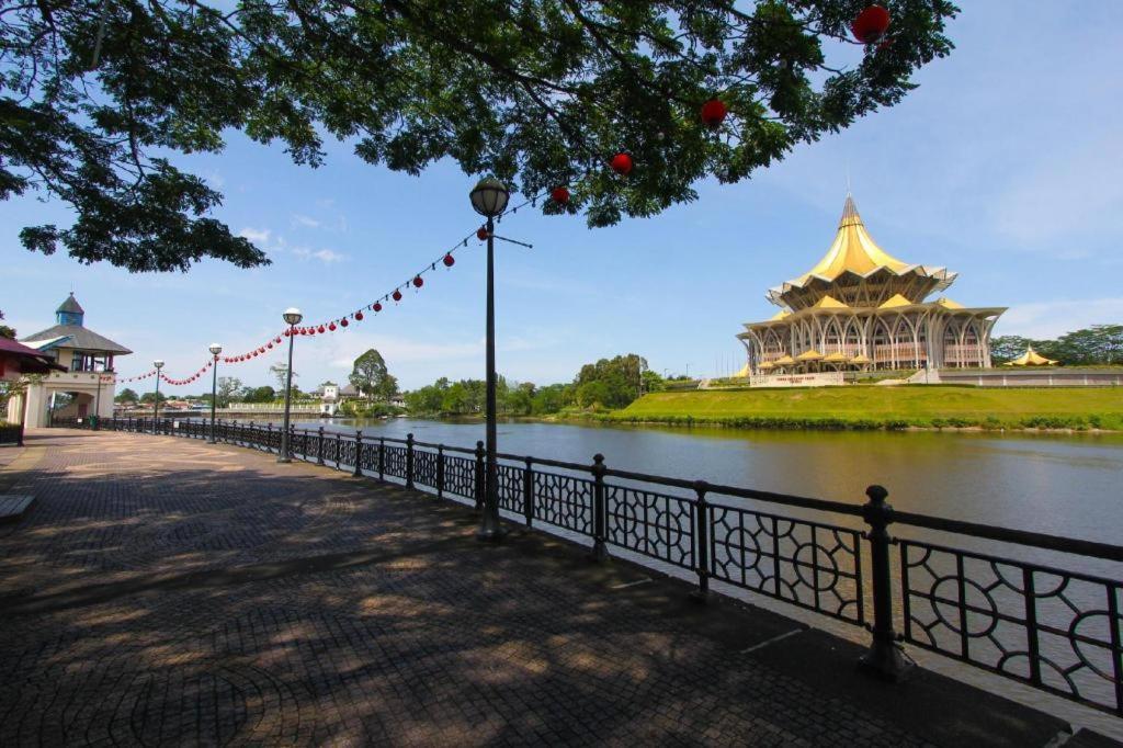 Kemena View Hotel Kuching Buitenkant foto