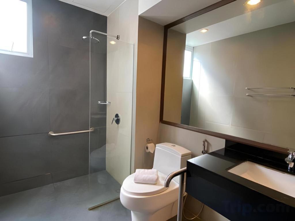 Kemena View Hotel Kuching Buitenkant foto
