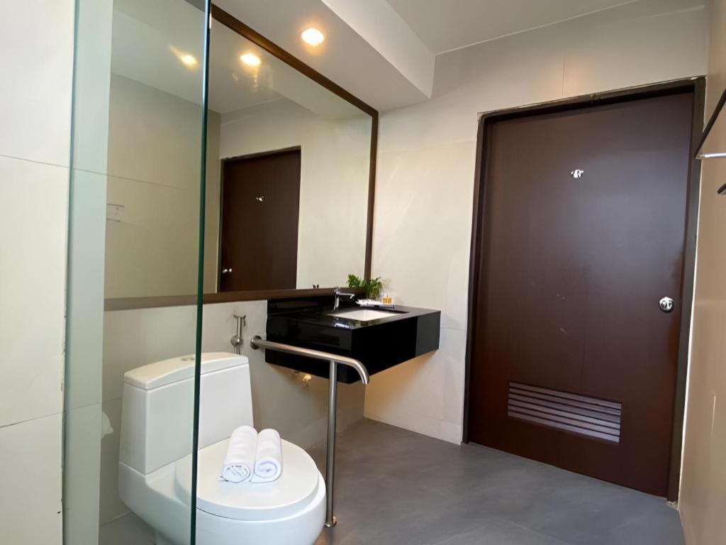 Kemena View Hotel Kuching Buitenkant foto